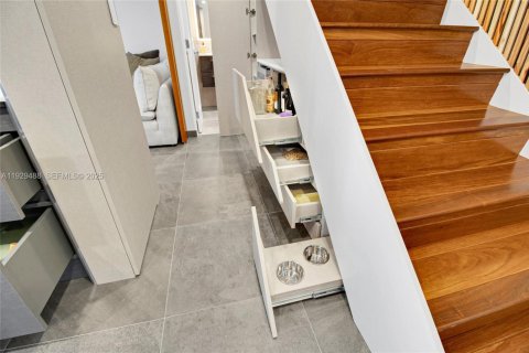 Condominio en venta en Miami Beach, Florida, 1 dormitorio, 89.28 m2 № 1987802 - foto 9