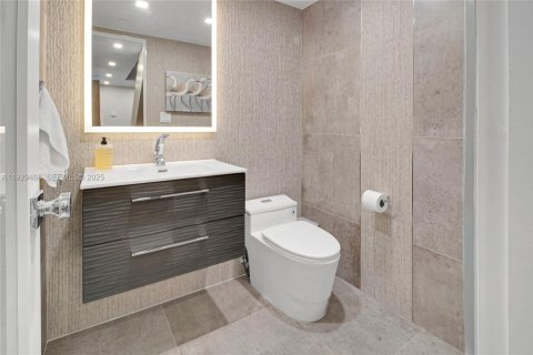 Condominio en venta en Miami Beach, Florida, 1 dormitorio, 89.28 m2 № 1987802 - foto 18