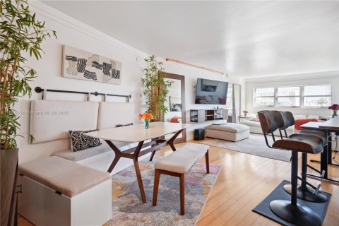 Condominio en alquiler en Miami Beach, Florida, 2 dormitorios, 87.33 m2 № 1979245 - foto 29