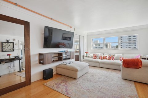 Condominio en alquiler en Miami Beach, Florida, 2 dormitorios, 87.33 m2 № 1979245 - foto 9