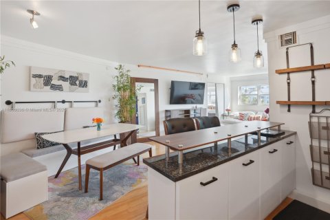 Condominio en alquiler en Miami Beach, Florida, 2 dormitorios, 87.33 m2 № 1979245 - foto 28