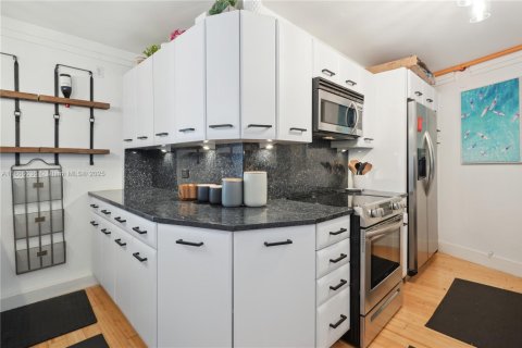 Condominio en alquiler en Miami Beach, Florida, 2 dormitorios, 87.33 m2 № 1979245 - foto 27