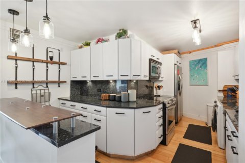 Condominio en alquiler en Miami Beach, Florida, 2 dormitorios, 87.33 m2 № 1979245 - foto 13