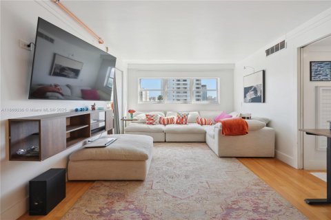 Condominio en alquiler en Miami Beach, Florida, 2 dormitorios, 87.33 m2 № 1979245 - foto 1