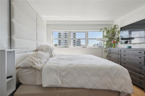 Condominio en alquiler en Miami Beach, Florida, 2 dormitorios, 87.33 m2 № 1979245 - foto 24
