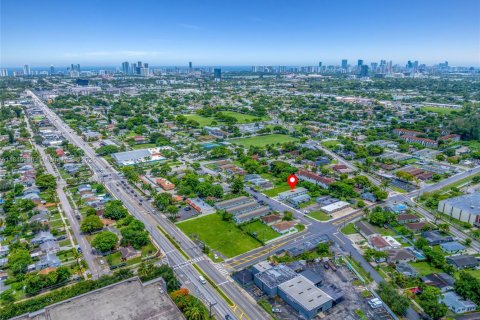 Immobilier commercial à vendre à Hallandale Beach, Floride: 231.88 m2 № 1961587 - photo 18