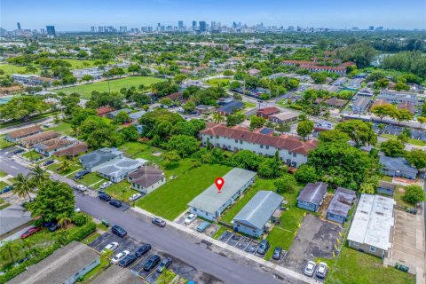 Immobilier commercial à vendre à Hallandale Beach, Floride: 231.88 m2 № 1961587 - photo 6