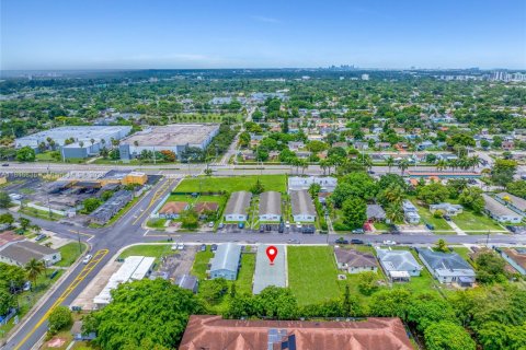 Immobilier commercial à vendre à Hallandale Beach, Floride: 231.88 m2 № 1961587 - photo 16