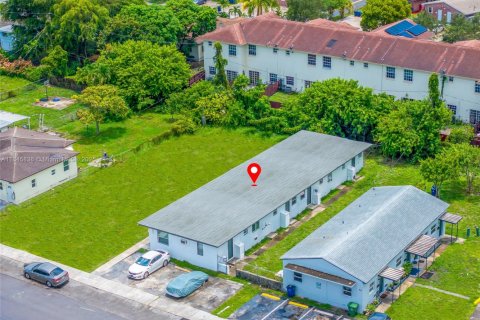 Immobilier commercial à vendre à Hallandale Beach, Floride: 231.88 m2 № 1961587 - photo 4