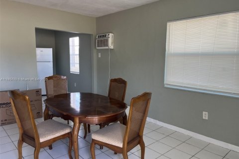 Immobilier commercial à vendre à Hallandale Beach, Floride: 231.88 m2 № 1961587 - photo 13