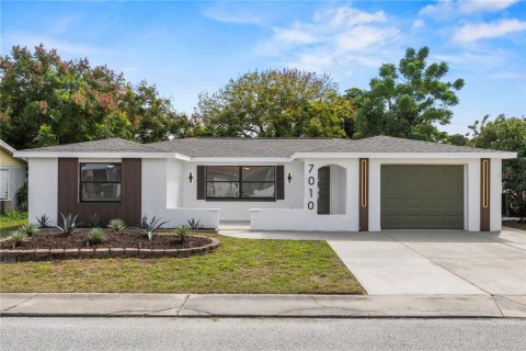 Villa ou maison à Port Richey, Floride 3 chambres, 133.97 m2 № 2423758