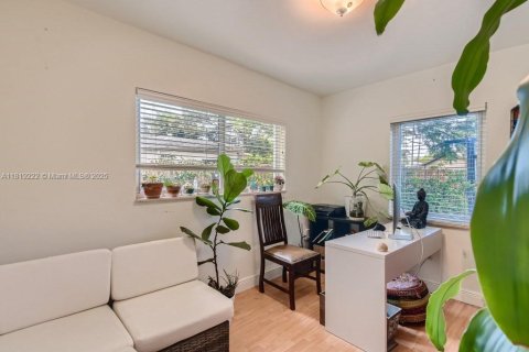 Casa en alquiler en Miami, Florida, 3 dormitorios, 121.79 m2 № 1776388 - foto 16