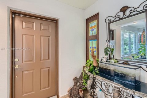 Casa en alquiler en Miami, Florida, 3 dormitorios, 121.79 m2 № 1776388 - foto 4