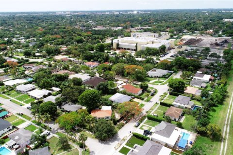 Casa en alquiler en Miami, Florida, 3 dormitorios, 121.79 m2 № 1776388 - foto 29