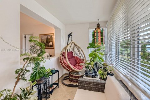 Casa en alquiler en Miami, Florida, 3 dormitorios, 121.79 m2 № 1776388 - foto 21