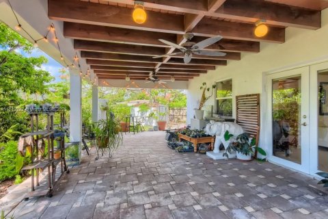 Casa en alquiler en Miami, Florida, 3 dormitorios, 121.79 m2 № 1776388 - foto 23