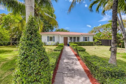 Casa en alquiler en Miami, Florida, 3 dormitorios, 121.79 m2 № 1776388 - foto 1