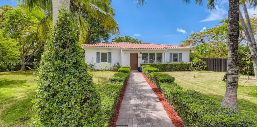 Casa en Miami, Florida 3 dormitorios, 121.79 m2 № 1776388