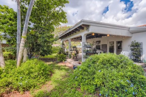 Casa en alquiler en Miami, Florida, 3 dormitorios, 121.79 m2 № 1776388 - foto 24