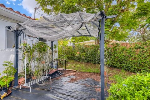 Casa en alquiler en Miami, Florida, 3 dormitorios, 121.79 m2 № 1776388 - foto 27