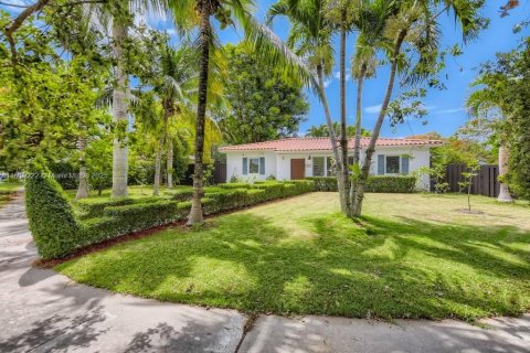 Casa en alquiler en Miami, Florida, 3 dormitorios, 121.79 m2 № 1776388 - foto 2