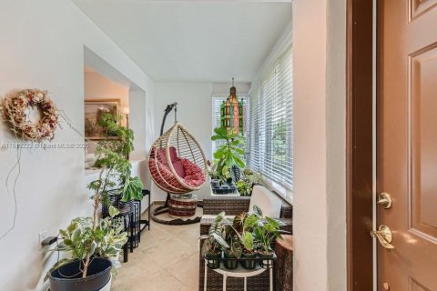 Casa en alquiler en Miami, Florida, 3 dormitorios, 121.79 m2 № 1776388 - foto 20
