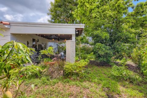 Casa en alquiler en Miami, Florida, 3 dormitorios, 121.79 m2 № 1776388 - foto 25