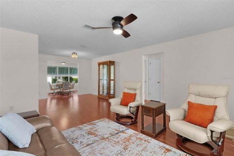 Casa en venta en The Villages, Florida, 3 dormitorios, 141.86 m2 № 1919507 - foto 11