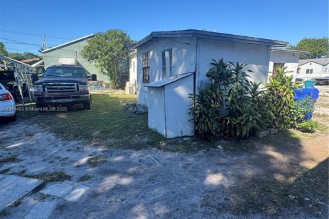 Commercial property in Miami, Florida 127.18 sq.m. № 1971905 - photo 5