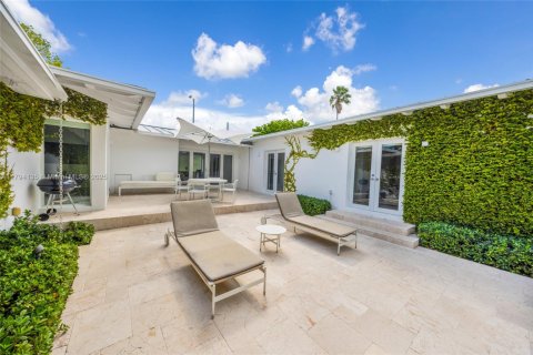 Casa en venta en Miami Beach, Florida, 2 dormitorios № 1711200 - foto 9