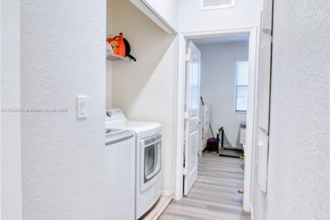 Adosado en venta en Davie, Florida, 3 dormitorios, 160.35 m2 № 1768374 - foto 20