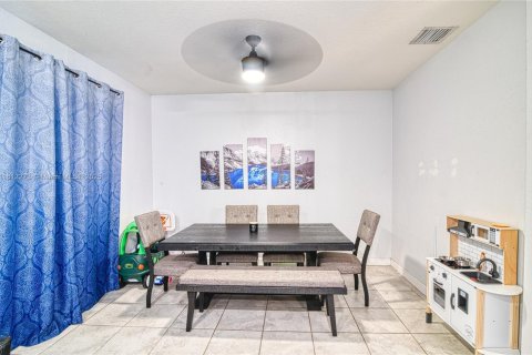 Adosado en venta en Davie, Florida, 3 dormitorios, 160.35 m2 № 1768374 - foto 7