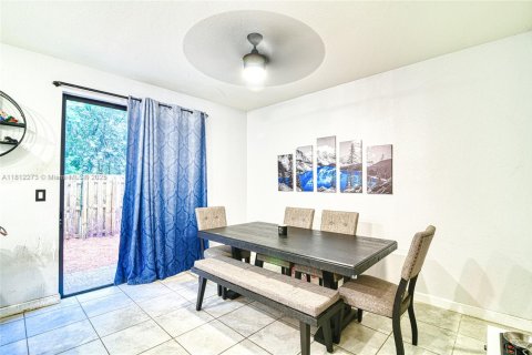 Adosado en venta en Davie, Florida, 3 dormitorios, 160.35 m2 № 1768374 - foto 8
