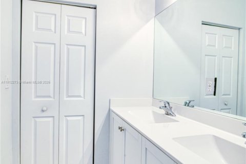Adosado en venta en Davie, Florida, 3 dormitorios, 160.35 m2 № 1768374 - foto 14