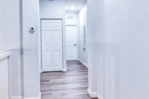 Adosado en venta en Davie, Florida, 3 dormitorios, 160.35 m2 № 1768374 - foto 15