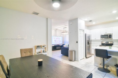 Adosado en venta en Davie, Florida, 3 dormitorios, 160.35 m2 № 1768374 - foto 4