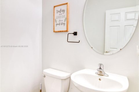 Adosado en venta en Davie, Florida, 3 dormitorios, 160.35 m2 № 1768374 - foto 28