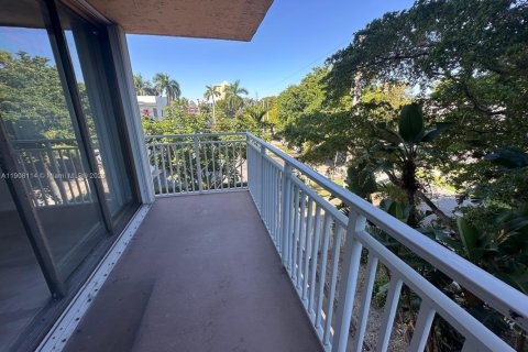 Снять в аренду кондоминиум в Норт-Майами, Флорида 2 спальни, 110.55м2, № 1964572 - фото 12