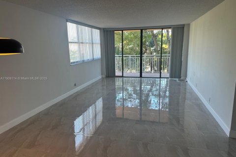 Снять в аренду кондоминиум в Норт-Майами, Флорида 2 спальни, 110.55м2, № 1964572 - фото 5