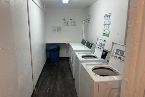 Снять в аренду кондоминиум в Норт-Майами, Флорида 2 спальни, 110.55м2, № 1964572 - фото 22