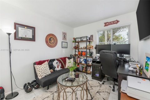 Copropriété à louer à Miami, Floride: 3 chambres, 104.05 m2 № 2439377 - photo 13