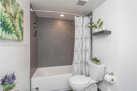 Copropriété à louer à Miami, Floride: 3 chambres, 104.05 m2 № 2439377 - photo 7