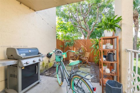 Copropriété à louer à Miami, Floride: 3 chambres, 104.05 m2 № 2439377 - photo 14