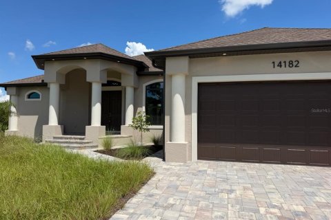 Villa ou maison à Port Charlotte, Floride 3 chambres, 153.38 m2 № 2412519