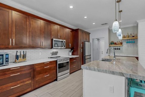 Casa en venta en Apollo Beach, Florida, 4 dormitorios, 252.6 m2 № 1898500 - foto 7