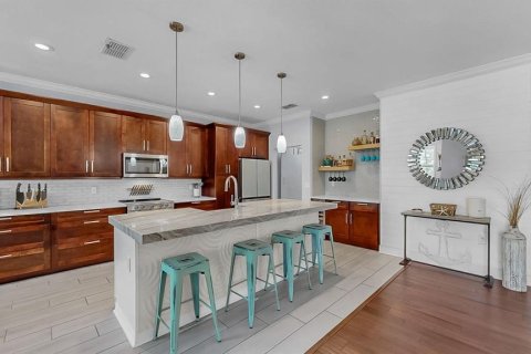 Villa ou maison à vendre à Apollo Beach, Floride: 4 chambres, 252.6 m2 № 1898500 - photo 6