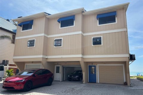 Купить таунхаус в Трежер-Айленд, Флорида 3 комнаты, 125.42м2, № 1591272 - фото 1