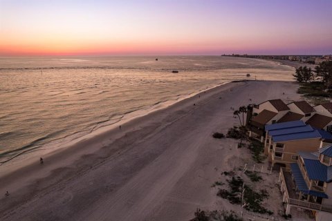 Купить таунхаус в Трежер-Айленд, Флорида 3 комнаты, 125.42м2, № 1591272 - фото 3