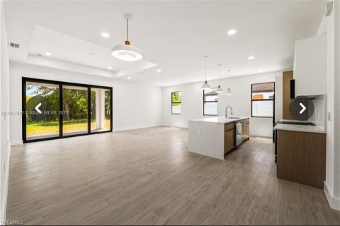 Купить виллу или дом в Лихай-Эйкерс, Флорида 3 спальни, № 1973745 - фото 9