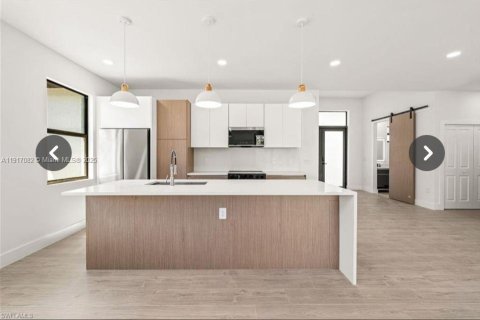 Купить виллу или дом в Лихай-Эйкерс, Флорида 3 спальни, № 1973745 - фото 8